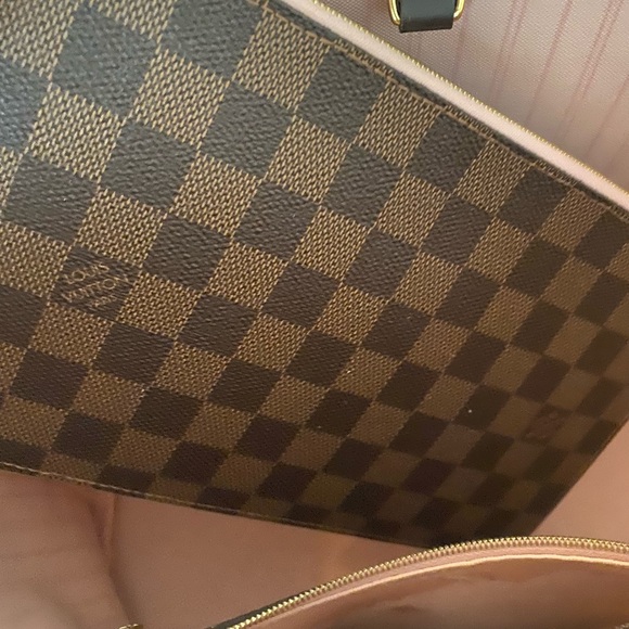 Louis Vuitton Neverfull mm - Picture 5 of 16